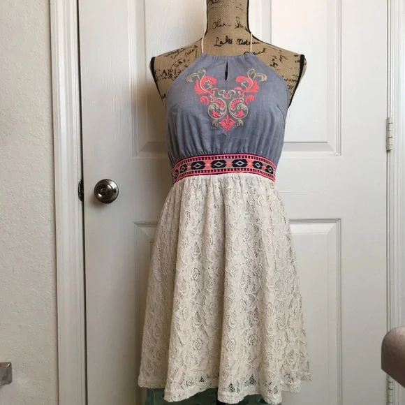 FLYING TOMATO | Halter Dress - Picture 2 of 3